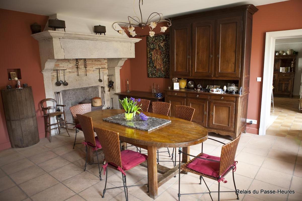 Le Relais Du Passe-Heures Cenans Exterior photo